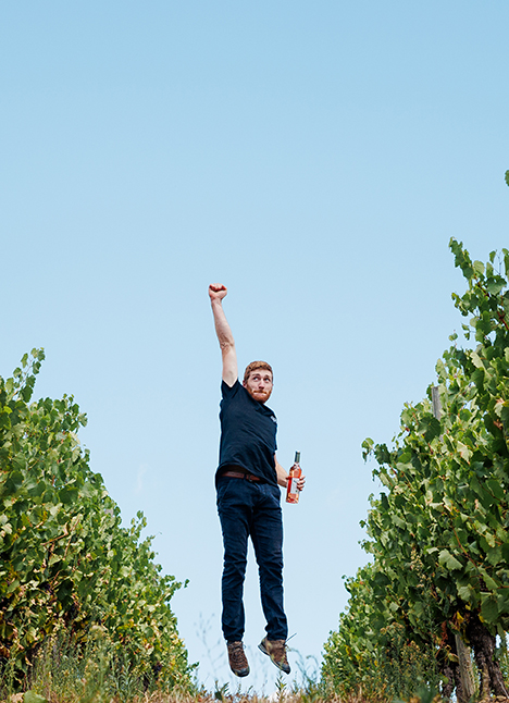 Viticultrice en Beaujolais